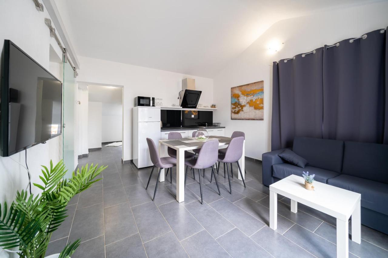 Holiday Apartments Amarilis Pakostane Exterior photo