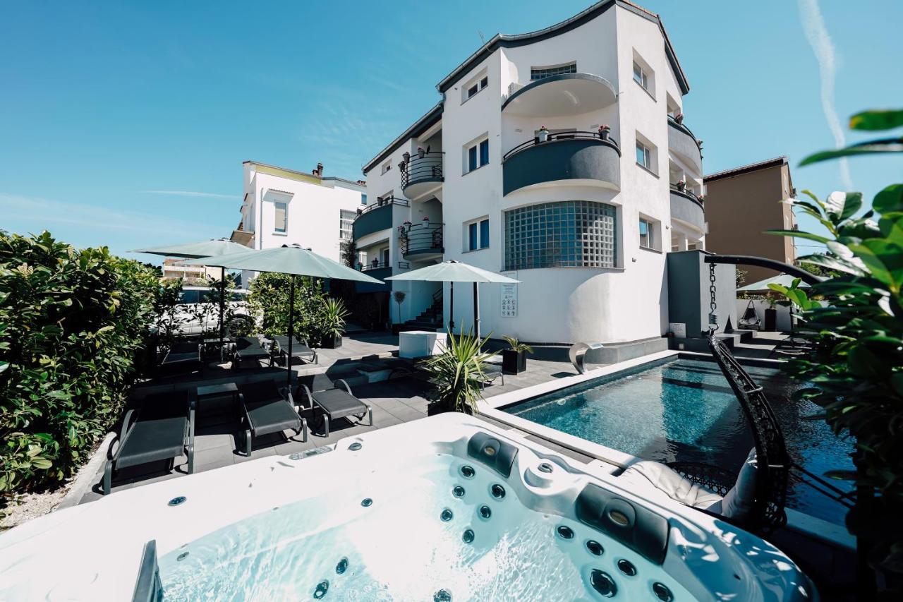 Holiday Apartments Amarilis Pakostane Exterior photo