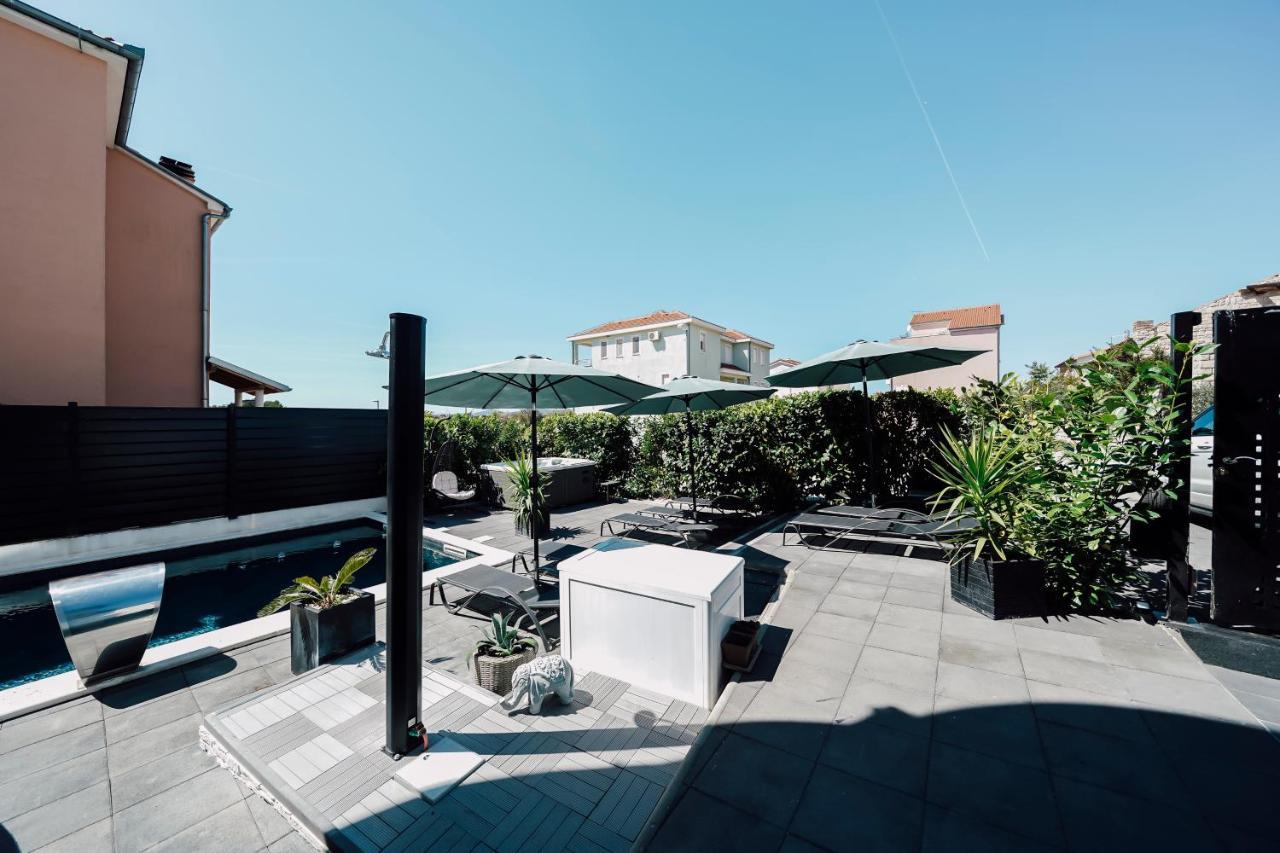 Holiday Apartments Amarilis Pakostane Exterior photo