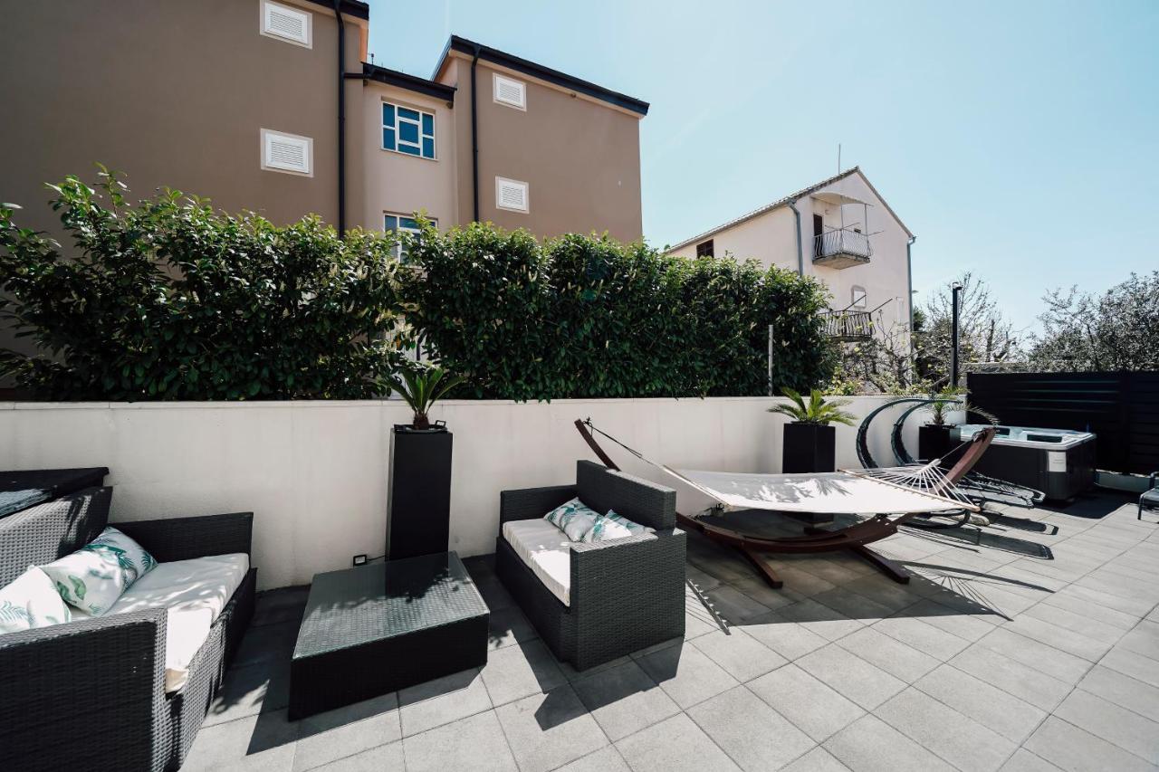 Holiday Apartments Amarilis Pakostane Exterior photo
